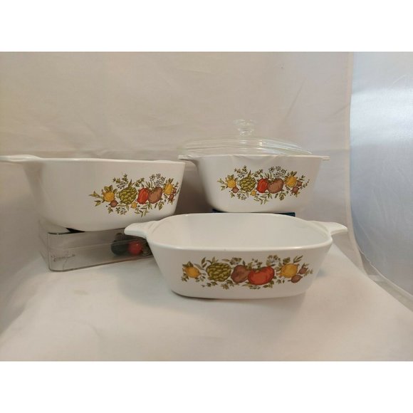 Vintage Corning Ware Spice of Life P-43 4 pc set- 2x2 3/4 + 1x1 1/2 cup + 1 lid - Picture 4 of 11